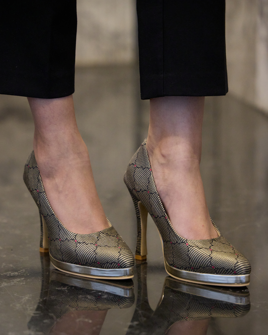 Brocade Black And Gold Pumps