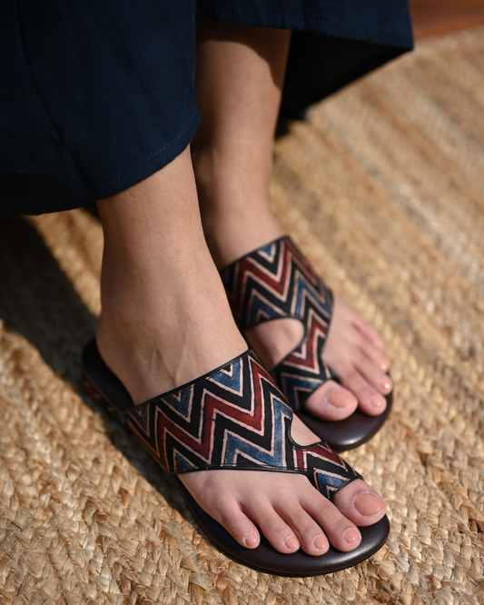 Printed Slide In Flats With Thumb Support