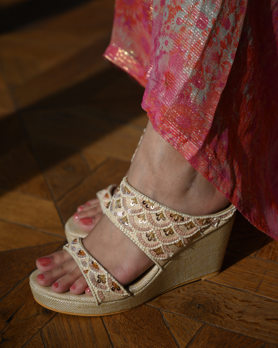 Jute Handwork Wedge