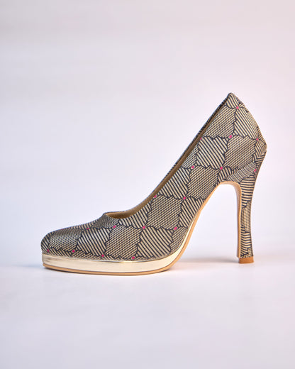 Brocade Black And Gold Pumps