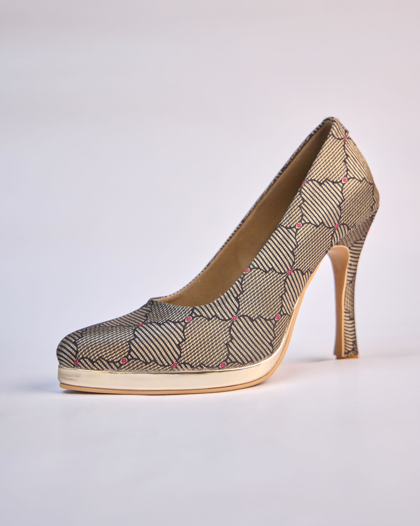 Brocade Black And Gold Pumps