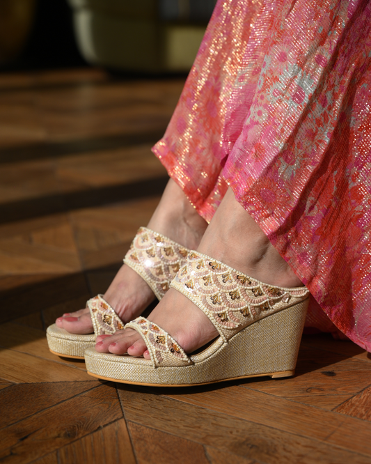 Jute Handwork Wedge