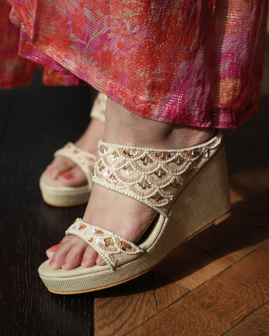 Jute Handwork Wedge