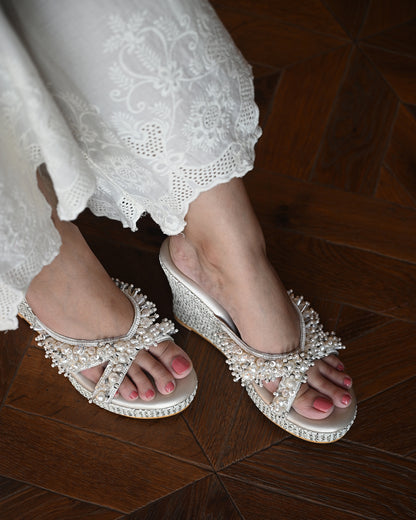 White Handwork Wedges With Beads And Pearls